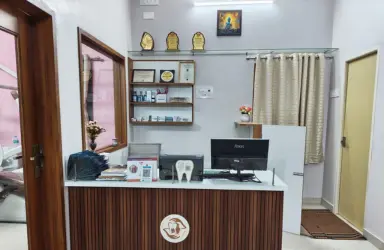 Salem Clinic Reception Desk